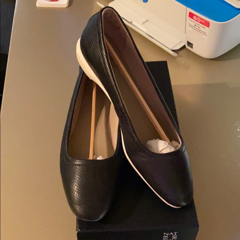 Black Naturalizer flats